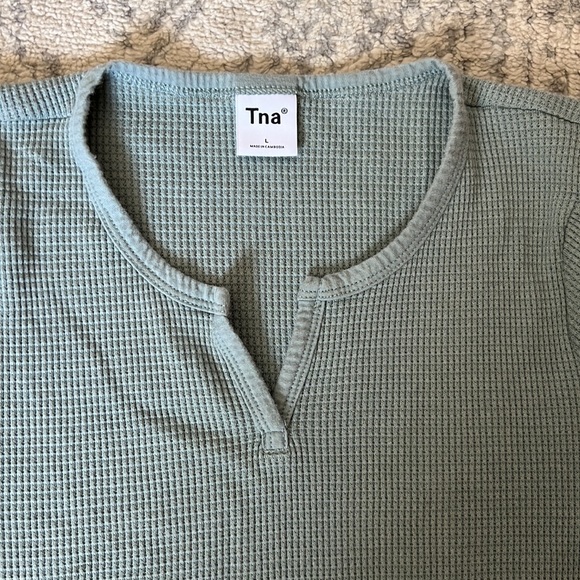 TNA waffle cropped tee - Picture 2 of 2